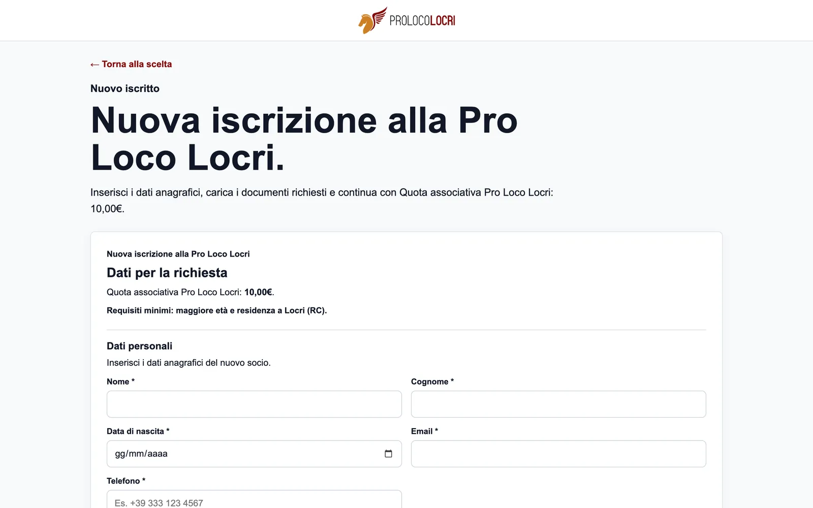 Il modulo di nuova iscrizione su desktop: il titolo Nuova iscrizione alla Pro Loco Locri, la quota, i requisiti e i primi dati personali.