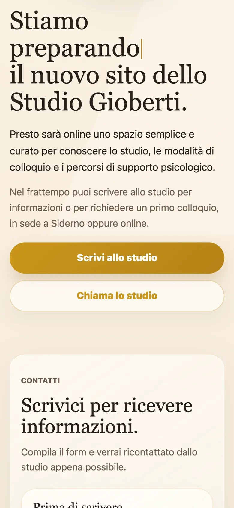 La pagina su smartphone: il titolo, la presentazione, i pulsanti «Scrivi allo studio» e «Chiama lo studio» a tutta larghezza e l'inizio della sezione contatti.